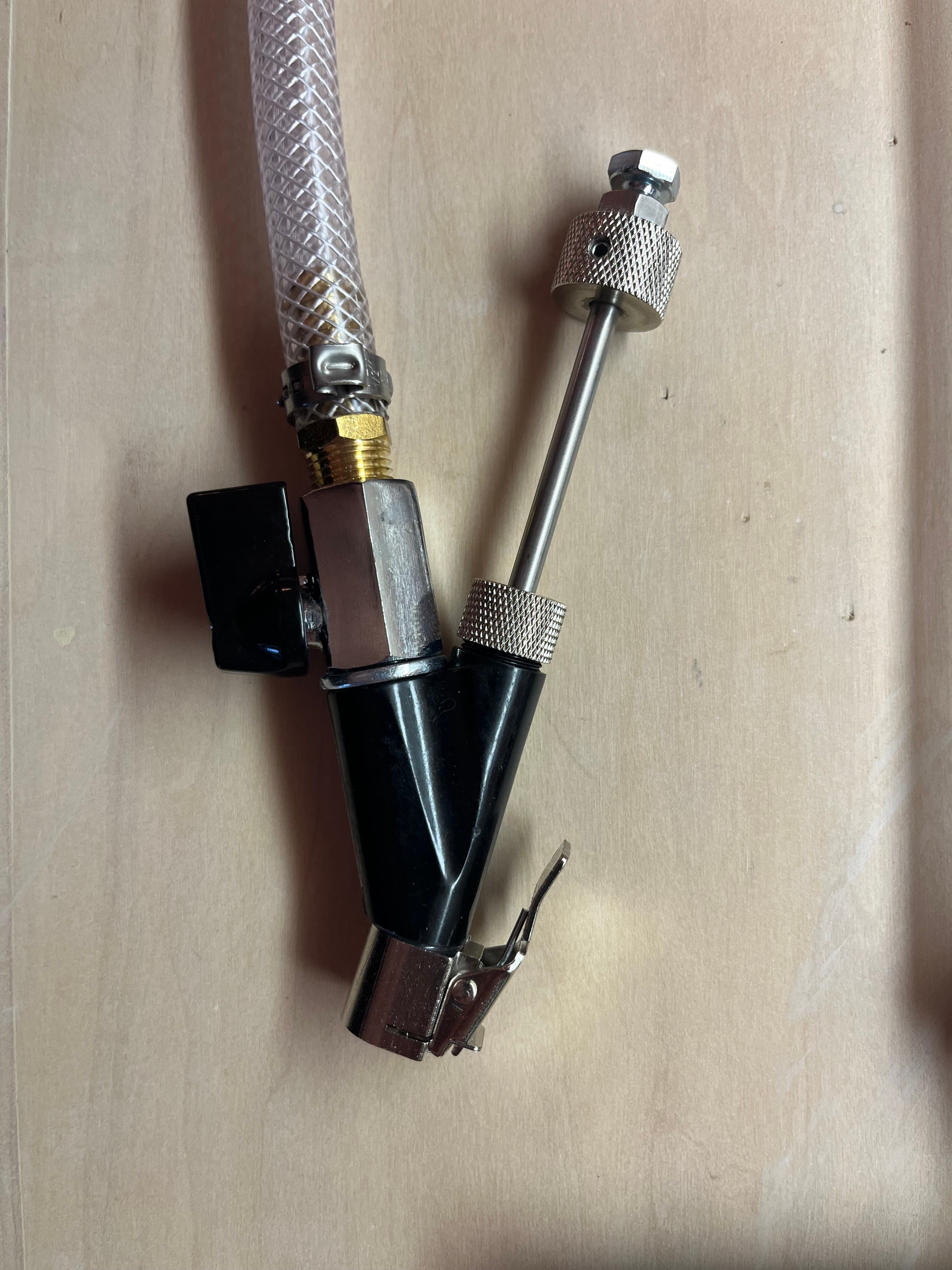 Injection pump valve core mechanism — close-up